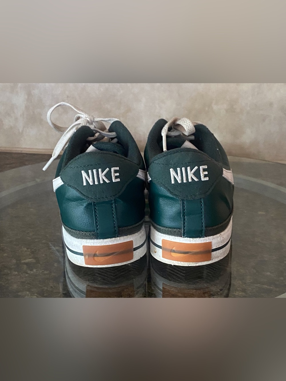 Nike Green Low-Top Sneakers with White Swoosh Men’s 8.5 - Picture 5 of 10